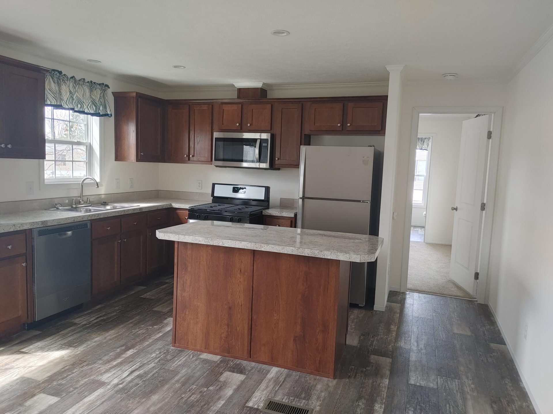 25 Dogwood Dr Hamlin NY 14464