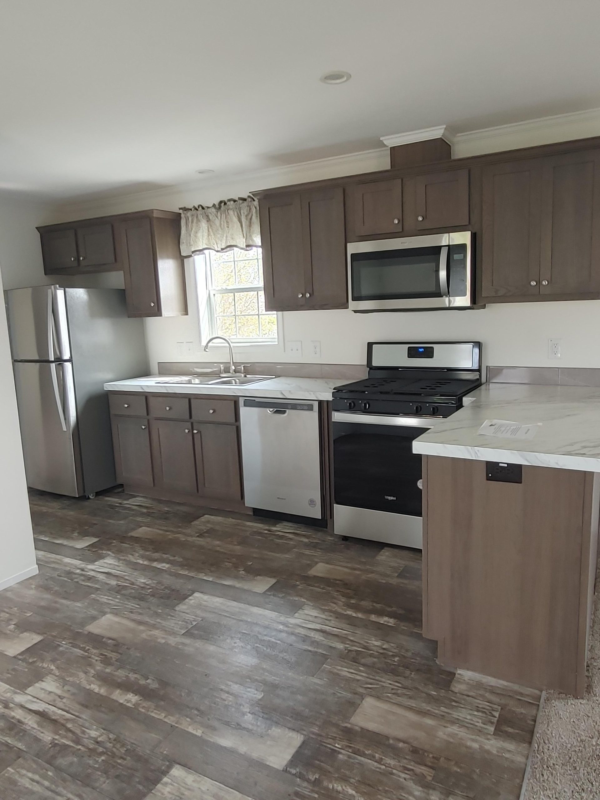 34 Farmingdale Dr Hamlin NY 14464