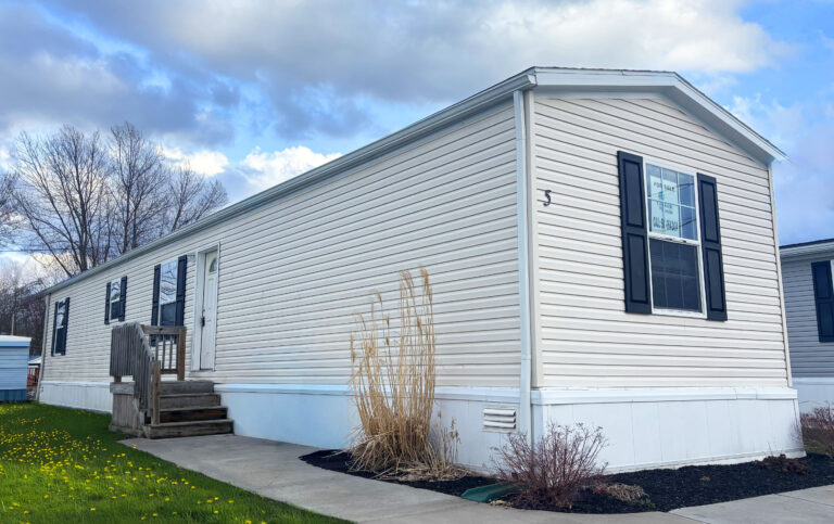 5 Farmingdale Drive